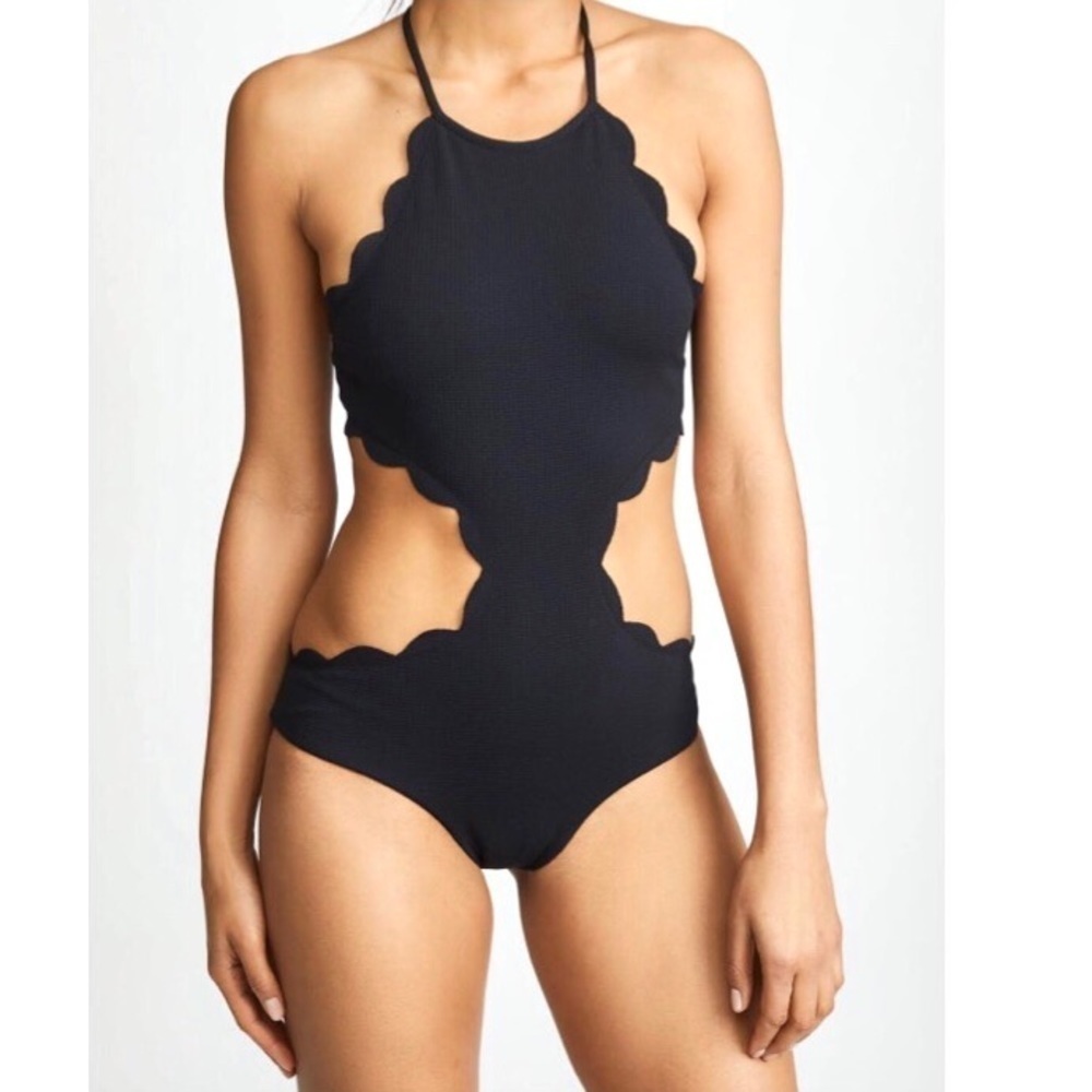Cupshe One piece cut out scallop trimmed Swimsuit